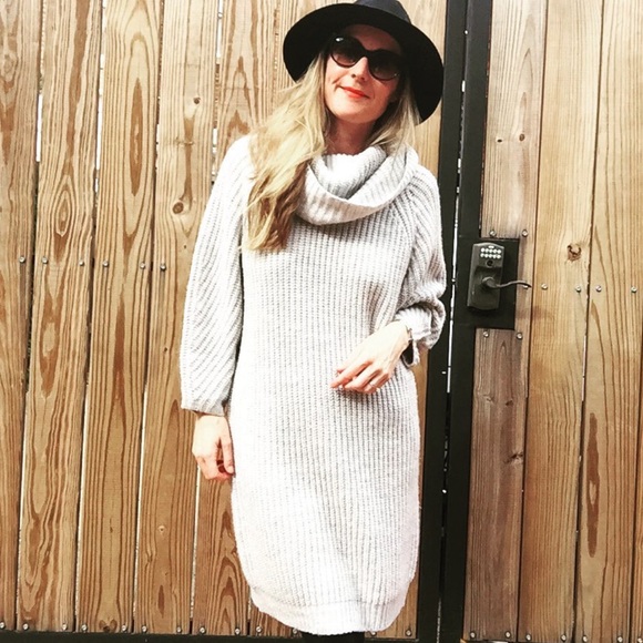 Welcome to my closet - Picture 4 of 15